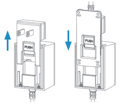Illustration of how to change the Outdoor Cam plug-in adapter from indoor use to outdoor use. 